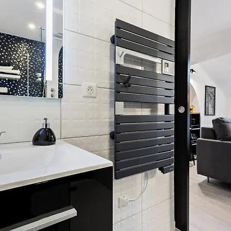 Lägenhet Charming Studio Central
